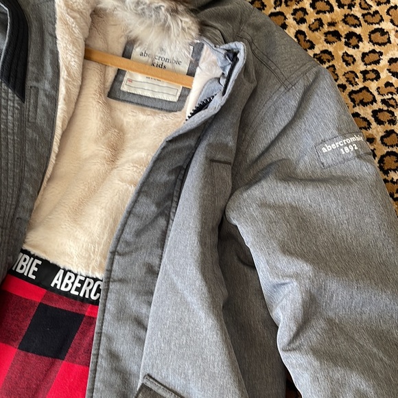 Abercrombie and fitch boys puffer - Picture 3 of 4